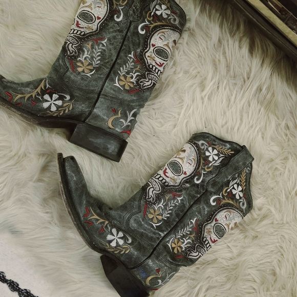 Corral Embroidered Skull Western Boots - Picture 7 of 10
